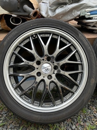 車のパーツ タイヤ、ホイール