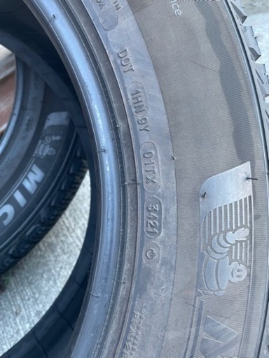 車のパーツ タイヤ、ホイール