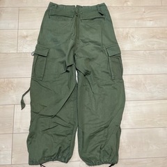 カーゴパンツの画像