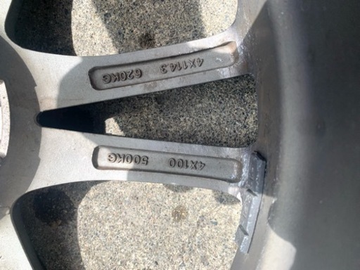 車のパーツ タイヤ、ホイール