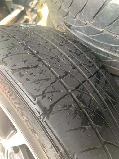 車のパーツ タイヤ、ホイール