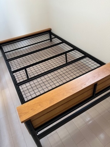 ⚠️4月中旬までの掲載⚠️家具　寝具　セミダブル　ベッド　8万円相当　　