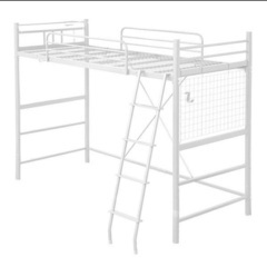 白いロフトベッドの画像