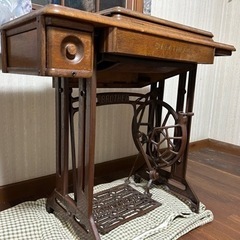 ブラザー　アンティークミシン台の画像