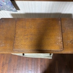 ブラザー　アンティークミシン台の画像