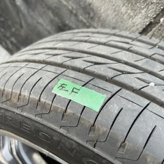 車のパーツ タイヤ、ホイール19インチアルミタイヤの画像