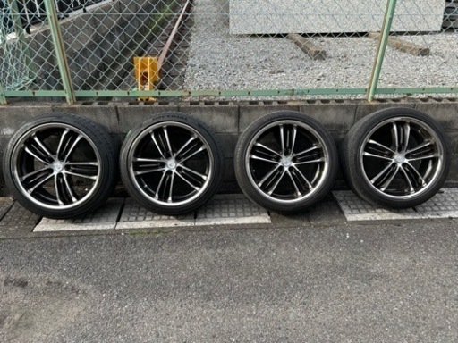 車のパーツ タイヤ、ホイール19インチアルミタイヤ