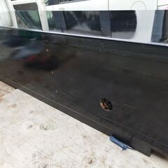 （管理‐東倉庫）エナメルブラックテレビ台美品（150×45×36.5cm）の画像