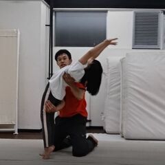 子どもマット運動教室【前転からバク転まで、体操のレベルに合わせて】の画像