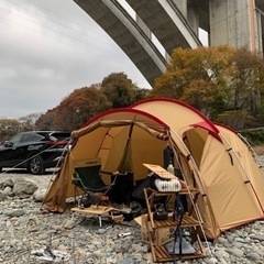 キャンプのテント　の画像