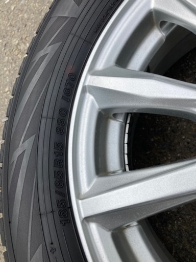 車のパーツ タイヤ、ホイール