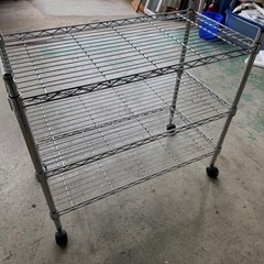 決まりました☆4/4まで⚠️キャスター付き☆メタルラック☆格安☆中古☆配達相談可能☆早い者勝ち🫵🏾新生活に♪の画像
