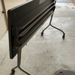 取引場所 南観音 K2404-025 折りたたみテーブル 汚れ キズあり 現状渡し①の画像