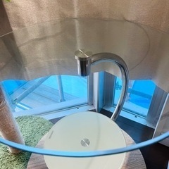 ガラステーブルの画像
