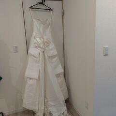 【最終値段です】ウエディングドレス 11号 ベール付きの画像