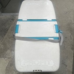 テーブルになるクーラーボックスの画像