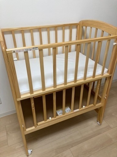 カトージ　ベビーベッドミニ　ハイタイプ　マットレス付き