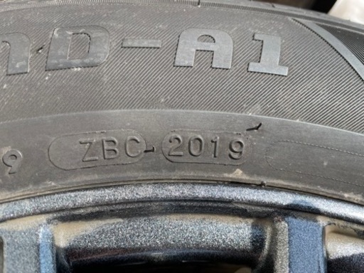 車のパーツ タイヤ、ホイール