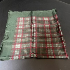 DAKS絹100%スカーフ　チェック　深緑　【中古品】