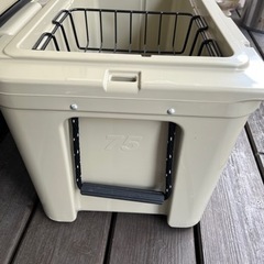 Yeti 75クーラーボックスの画像