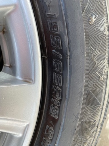 車のパーツ タイヤ、ホイール