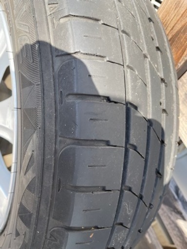 車のパーツ タイヤ、ホイール