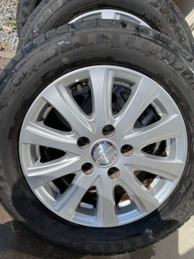 車のパーツ タイヤ、ホイール