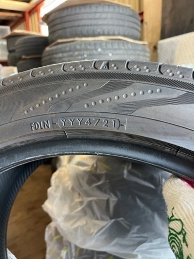 車のパーツ タイヤ、ホイール