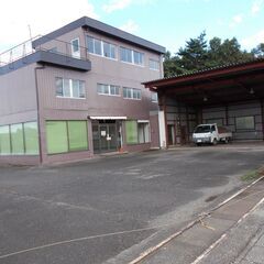 那須塩原市　売ビル3階建　敷地2,200㎡　大型車庫付　国道4号...