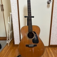 Morris ギター、ギタースタンド付き