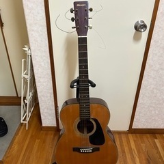Morris ギター、ギタースタンド付きの画像