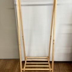 ハンガーラック　¥1800 【町田市再生家具】　0303
