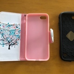 iPhone8用　スマホケース2種　おまけ1個付の画像