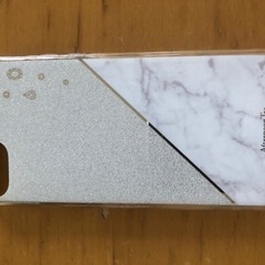 iPhone8用　スマホケース2種　おまけ1個付の画像