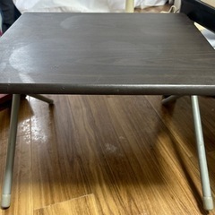 折りたたみテーブル