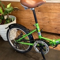 【Volkswagen前後タイヤ・後輪チューブ新品！】6段変速　20インチ折りたたみ自転車　ライムグリーンの画像