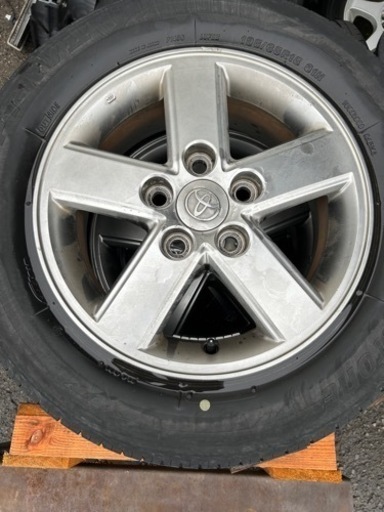 車のパーツ タイヤ、ホイール