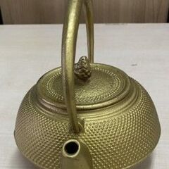 鉄瓶　南部鉄器？　黄金色　全高19㎝　20×16㎝　金運上昇　縁起物