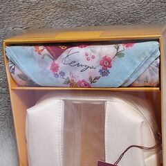 KENZO『ハンカチ＆ポーチ』ブリスターケース入り　未開封品の画像