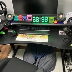 ゲーミングデスクの画像