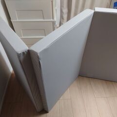 ニトリ　高反発３つ折りマットレスシングル