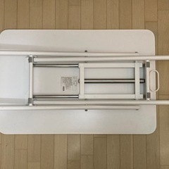 ガス圧式 昇降式 テーブル 白  の画像