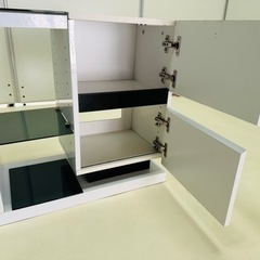 キャビネットサイドラック 扉収納 ホワイト 鏡面仕上げの画像