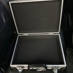 商談中　アタッシュケースの画像