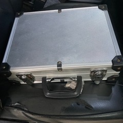 商談中　アタッシュケースの画像