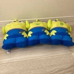 【ディズニー】リトルグリーンメン ３連 クッションの画像