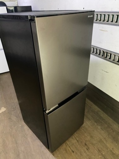 福岡市内配送設置無料　2022年式　シャープ(SHARP) 冷蔵庫 SJ-D15J-H 幅49.5cm 152L 扉の開閉を左右選べる「つけかえどっちもドア」採用 霜取り不要 2)ブラック