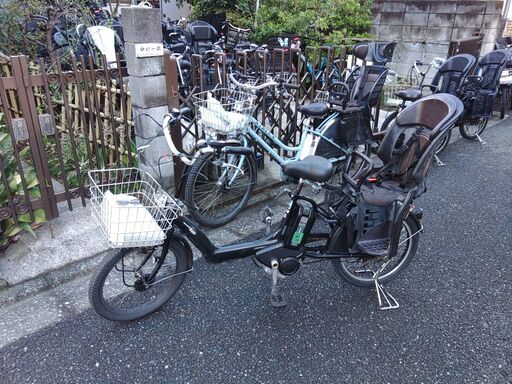 ｄ06?バカ良心的な電動自転車屋　?安心の無料保証；点検サービス付き  ?土日もお子様と土足のまま、いろいろなタイプの電動自転車のご試