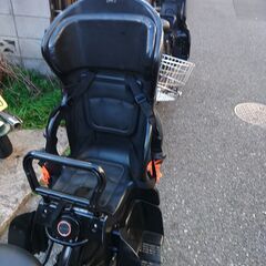 ｄ07🔵土日もお子様と土足のまま、いろいろなタイプの電動自転車のご試乗可能です。  🌈２０インチ、チャイルドシート、２人乗り、３人乗り、１人乗り電動自転車  🔵後ろチャイルドシートをかごに変更して、１人乗りにもできます。  🔴電動自転車・リサイクル専門店　🔵　ご試乗をしてから、ご購入できます。  🟢バカ良心的な電動自転車屋　🔴安心の無料保証；点検サービス付き  🔴バッテリーは新品の９０％以上の性能です。  🟣１回の充電で３０Ｋｍ以上走行可能でコンディション良好です。  🟢電動自転車、在の画像
