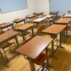 譲り先確定　学校机と椅子